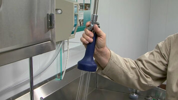 Converting from a T&S B-0107 to a B-0108 Spray Valve Converting from a T&S B-0107 to a B-0108 Spray Valve